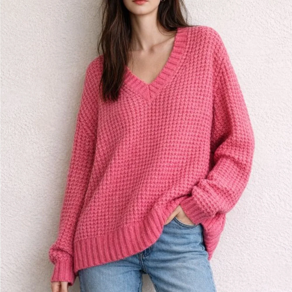 American Eagle Outfitters Pink V-Neck Sweater Size Medium Oversized Cozy Chunky - Picture 1 of 8